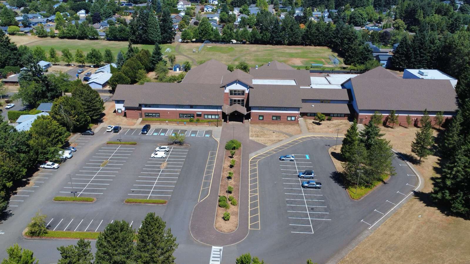 Crossler Middle School in Salem Oregon Hero Image