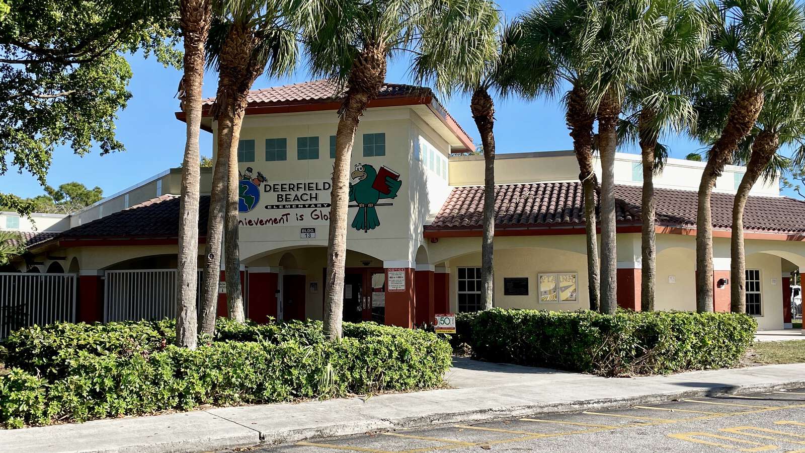 Deerfield Beach Elementary School in Deerfield Beach Florida Hero Image