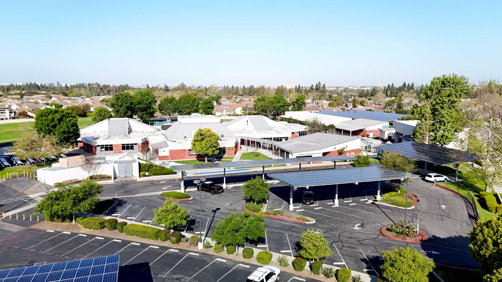 Deerfield Elementary School in Irvine California Hero Image