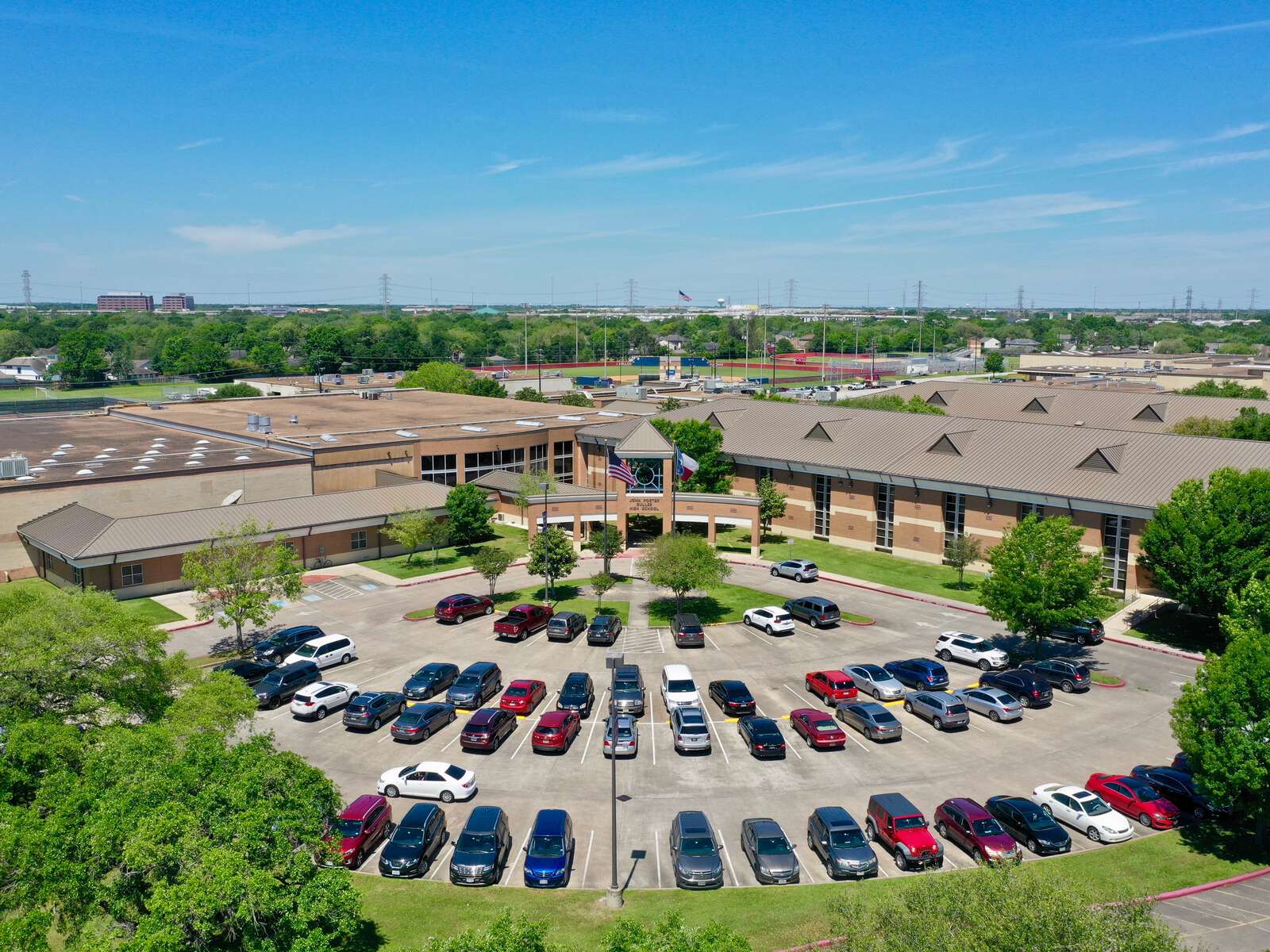 Dulles High School in Sugar Land Texas Hero Image