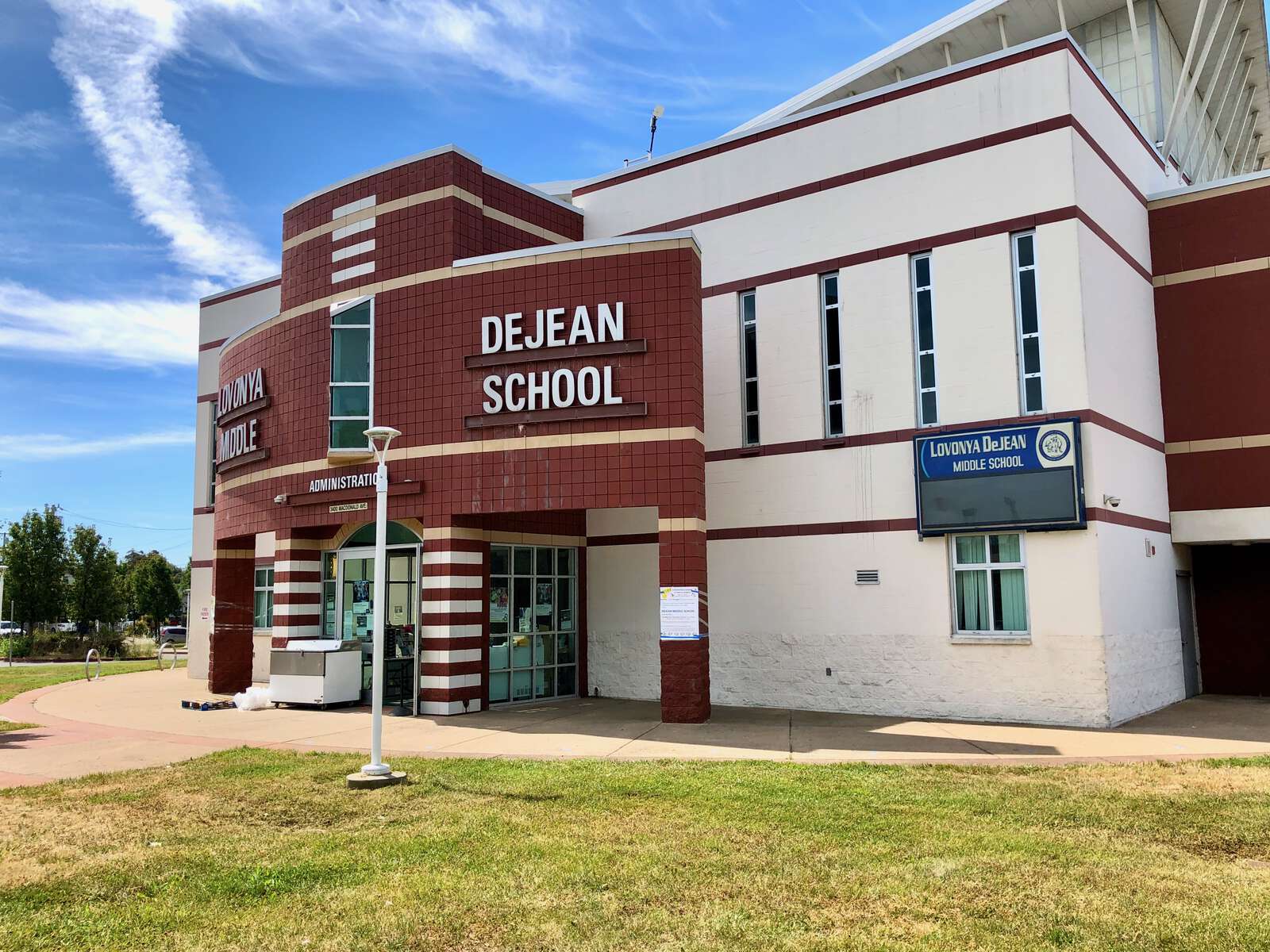 DeJean Middle School in Richmond California Hero Image