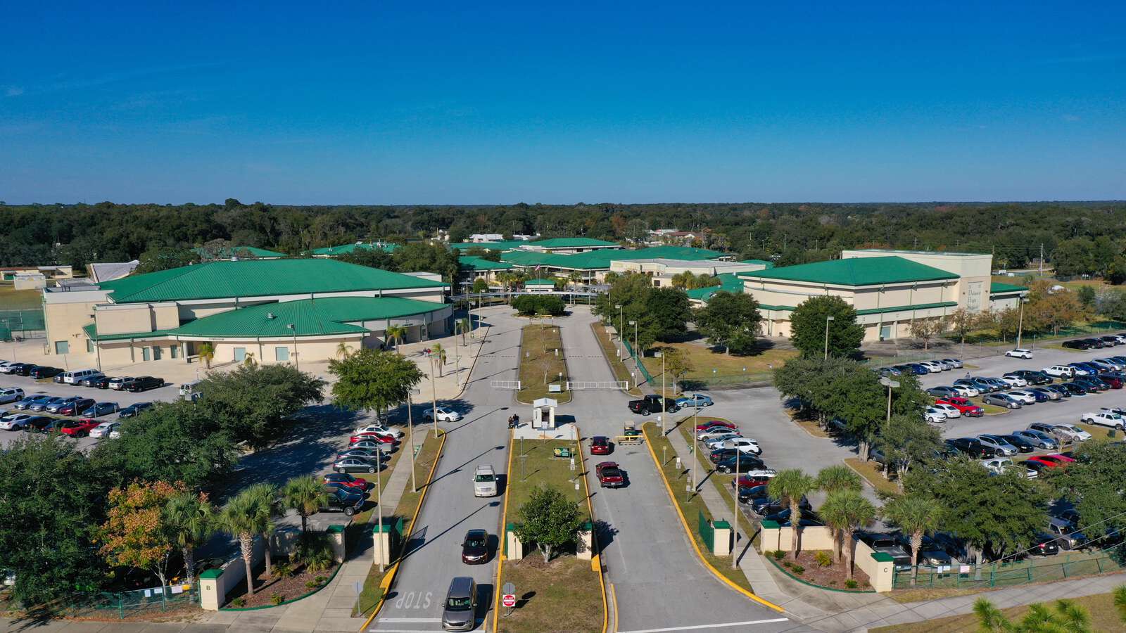 DeLand High School in DeLand Florida Hero Image