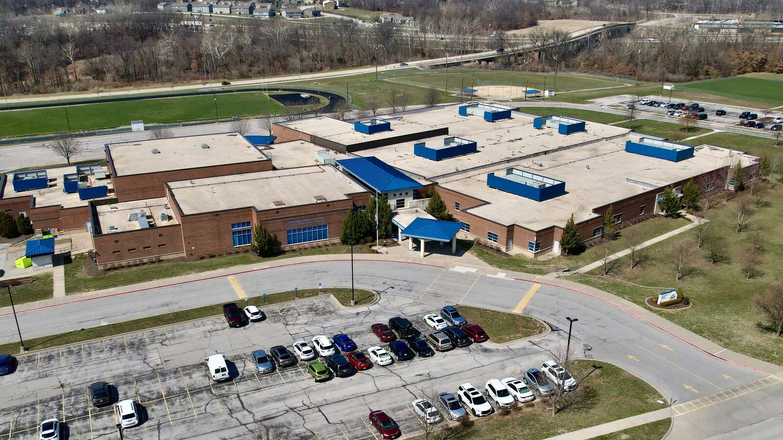 Discovery Middle School in Liberty Missouri Hero Image