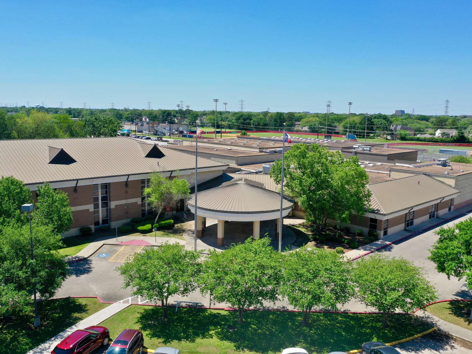 Dulles Middle School in Sugar Land Texas Hero Image