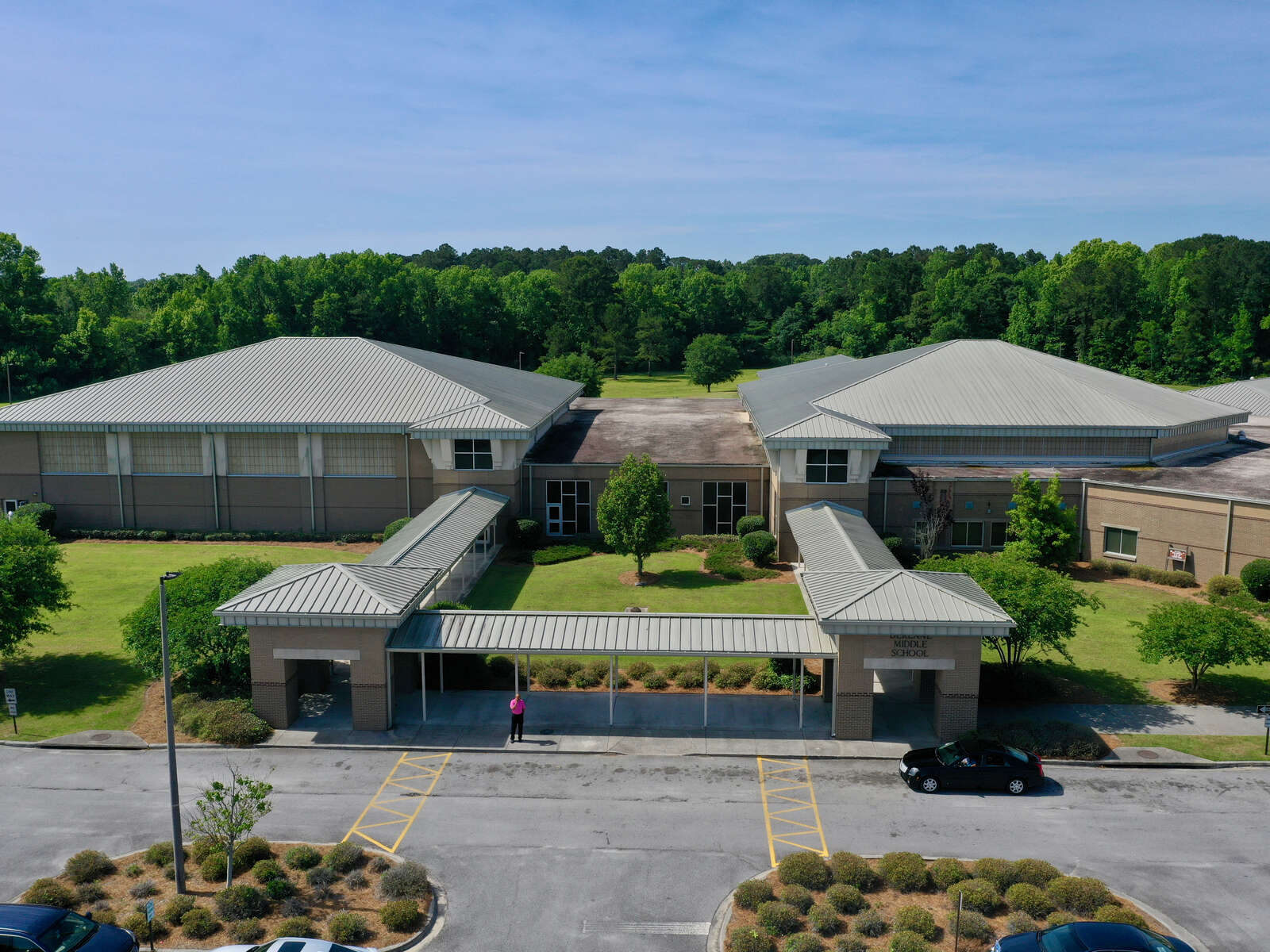 DeRenne Middle School in Savannah Georgia Hero Image