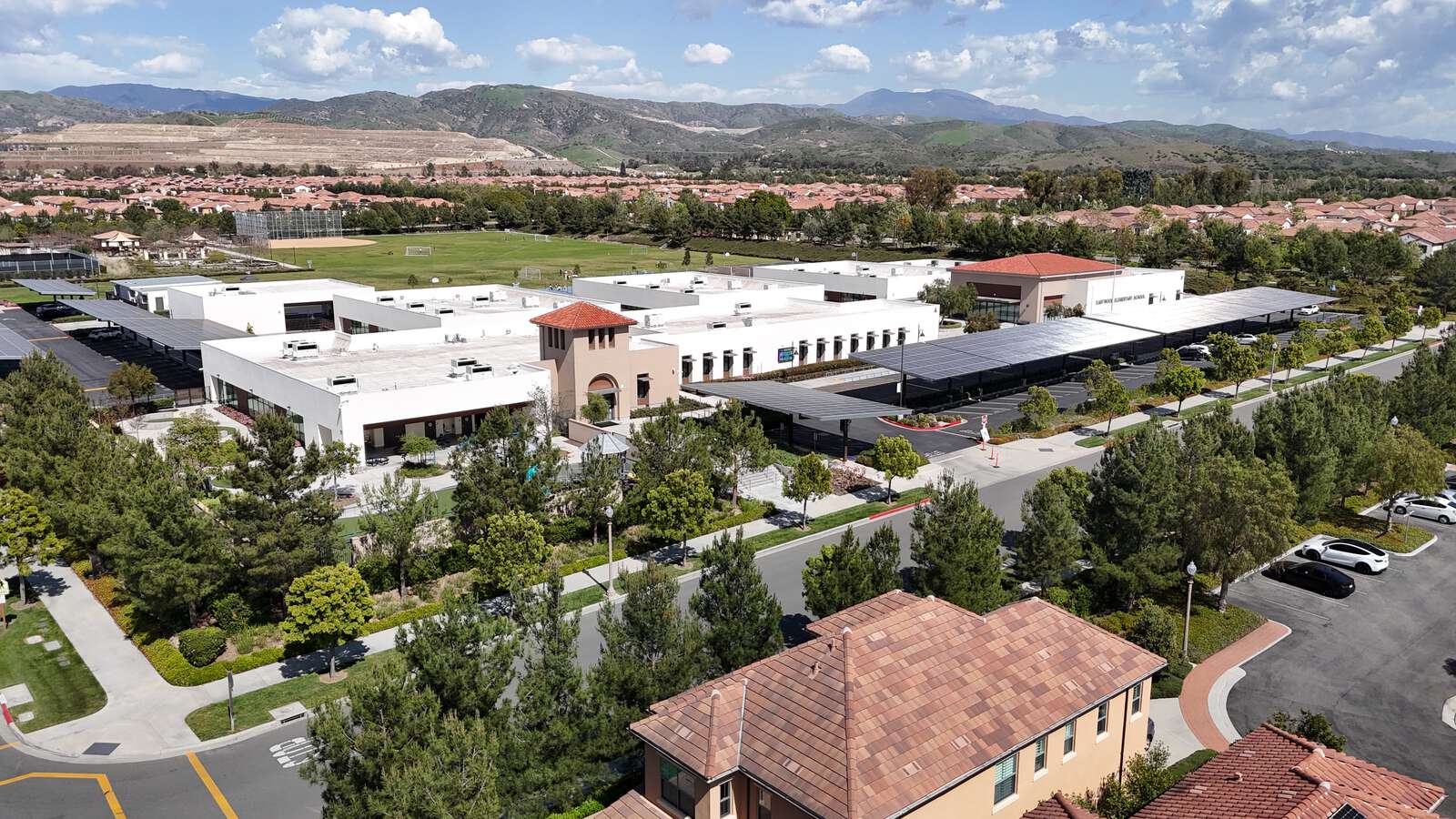 Eastwood Elementary School in Irvine California Hero Image