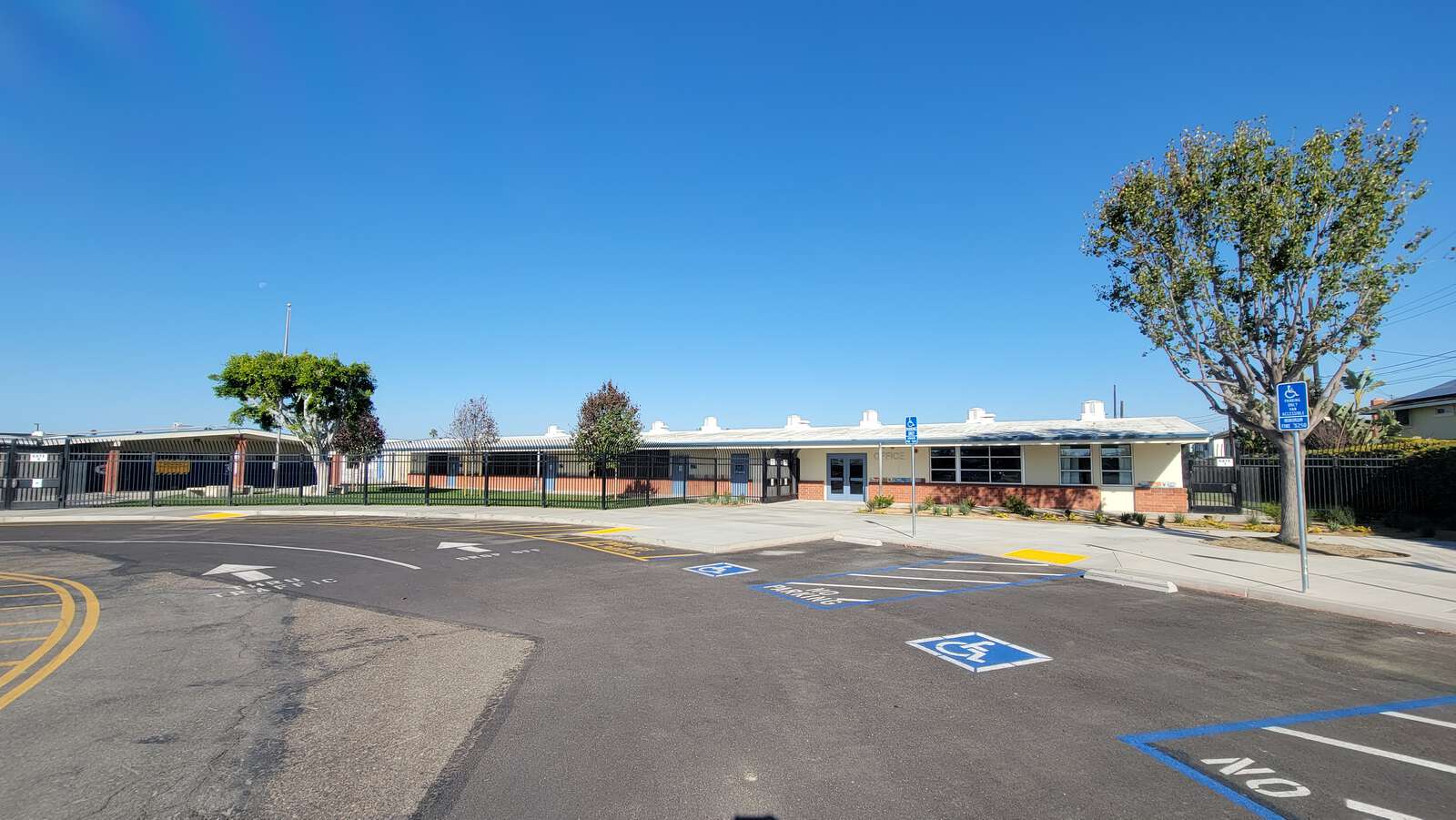 Eader Elementary School in Huntington Beach California Hero Image