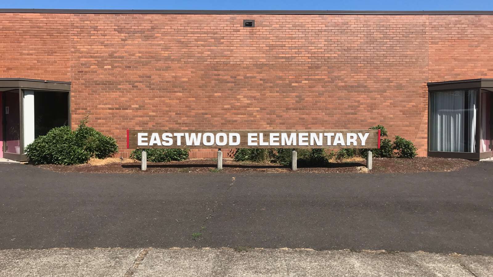 Eastwood Elementary School (HSD) in Hillsboro Oregon Hero Image