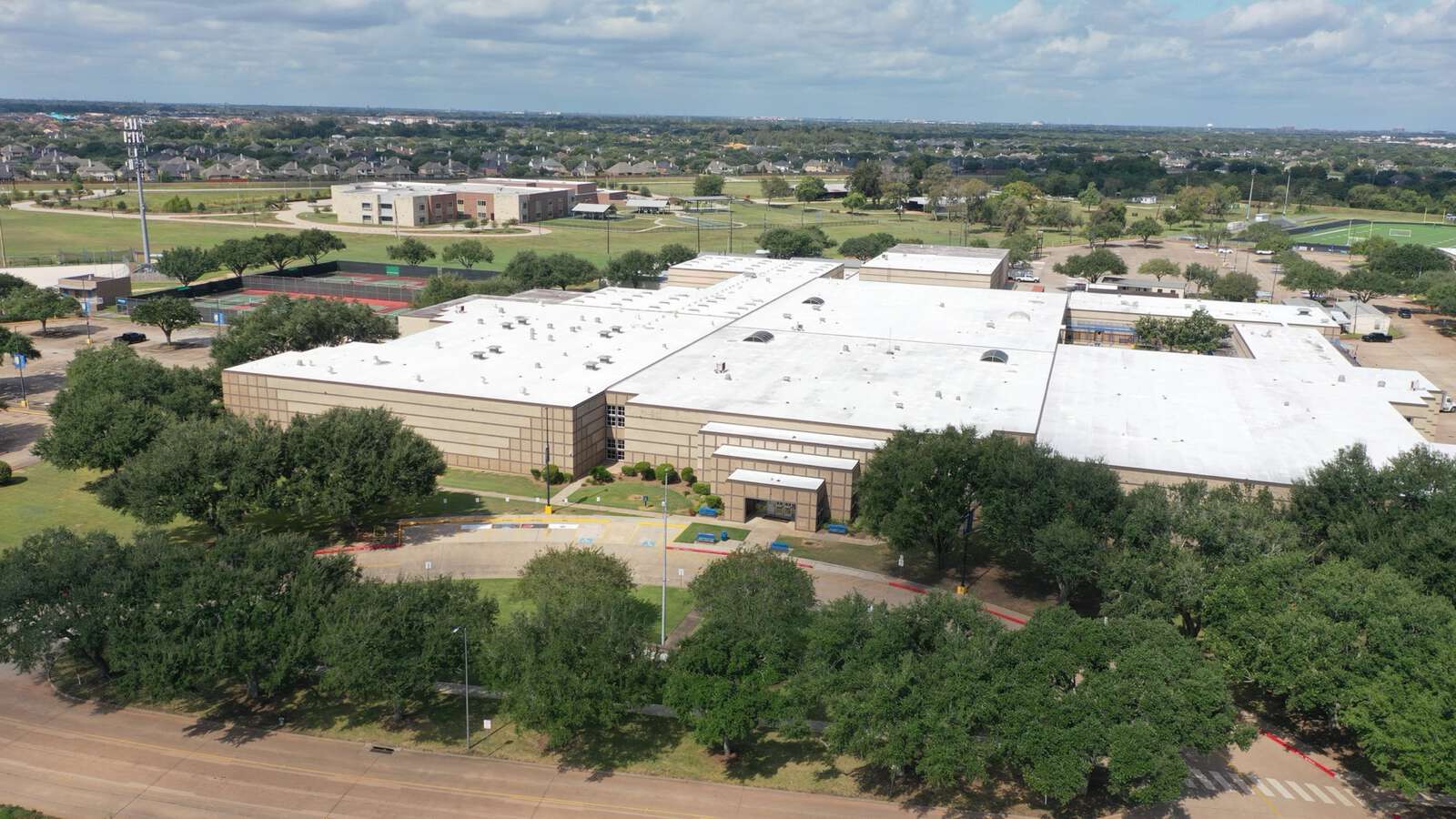 Elkins High School in Missouri City Texas Hero Image