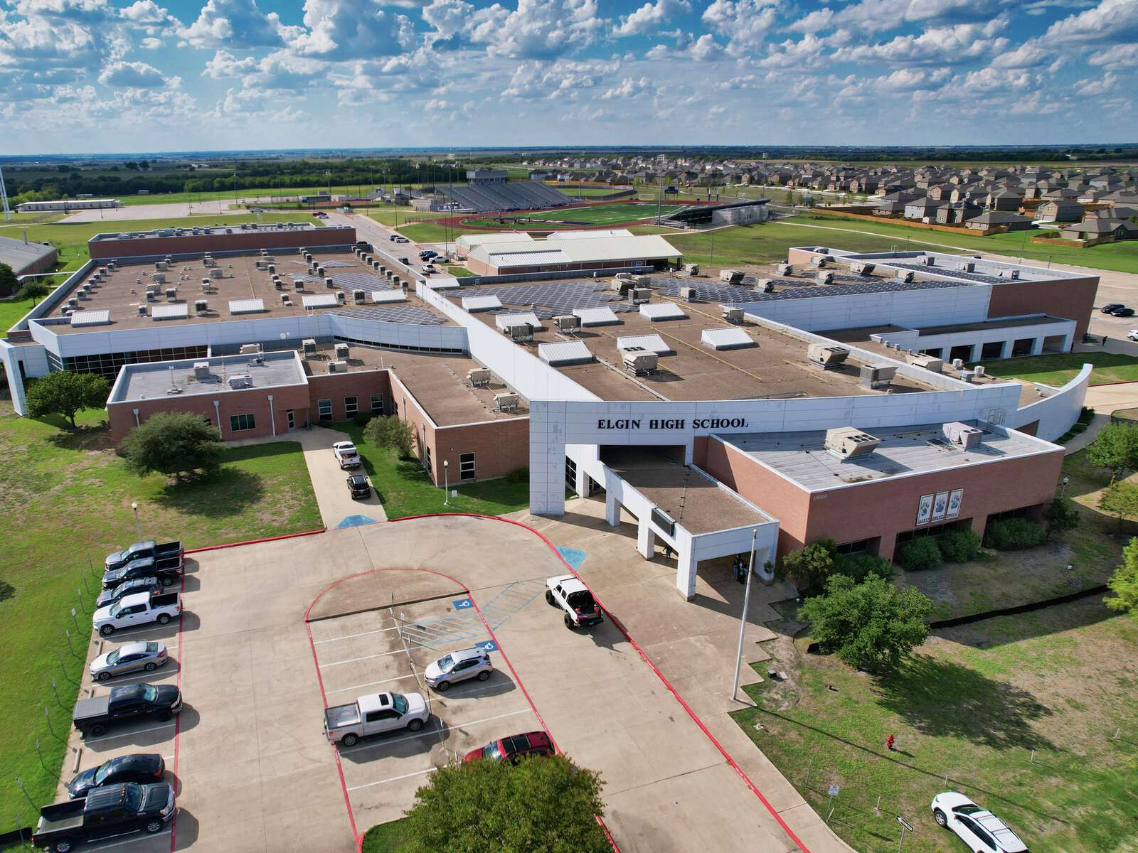 Elgin High School in Elgin Texas Hero Image