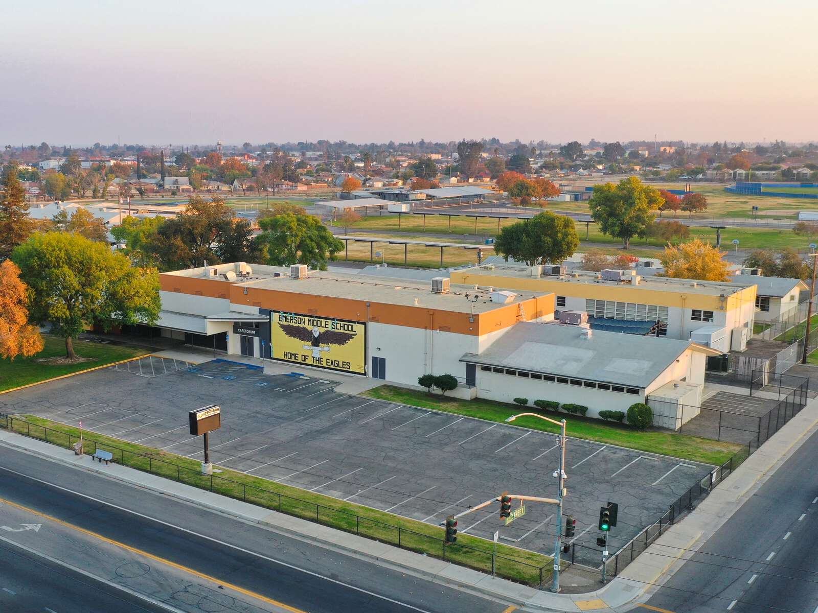 Emerson Middle School in Bakersfield California Hero Image