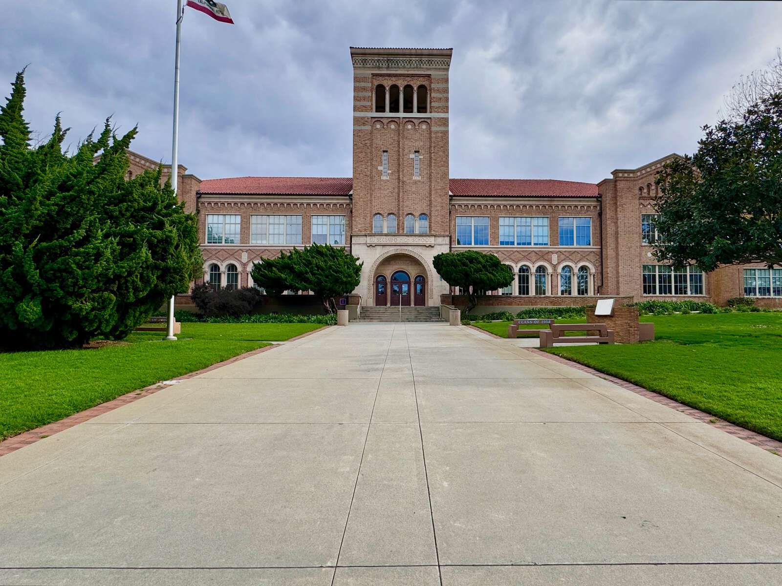 El Segundo High School in El Segundo California Hero Image