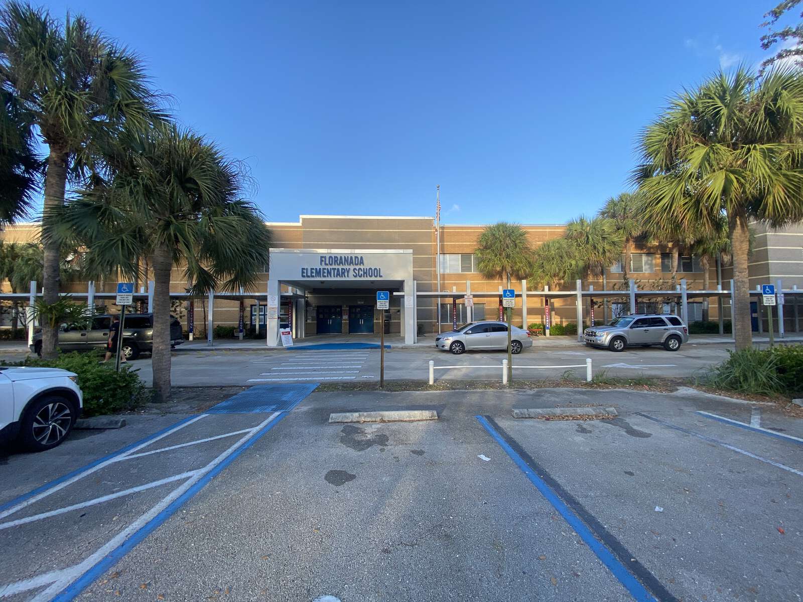 Floranada Elementary School in FT Lauderdale Florida Hero Image