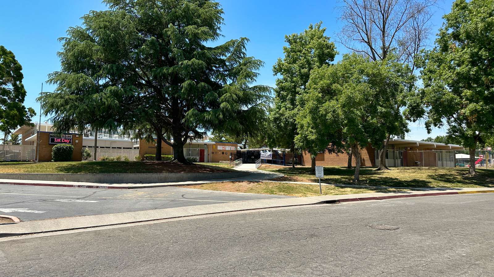 Frontier Elementary School in Sacramento California Hero Image