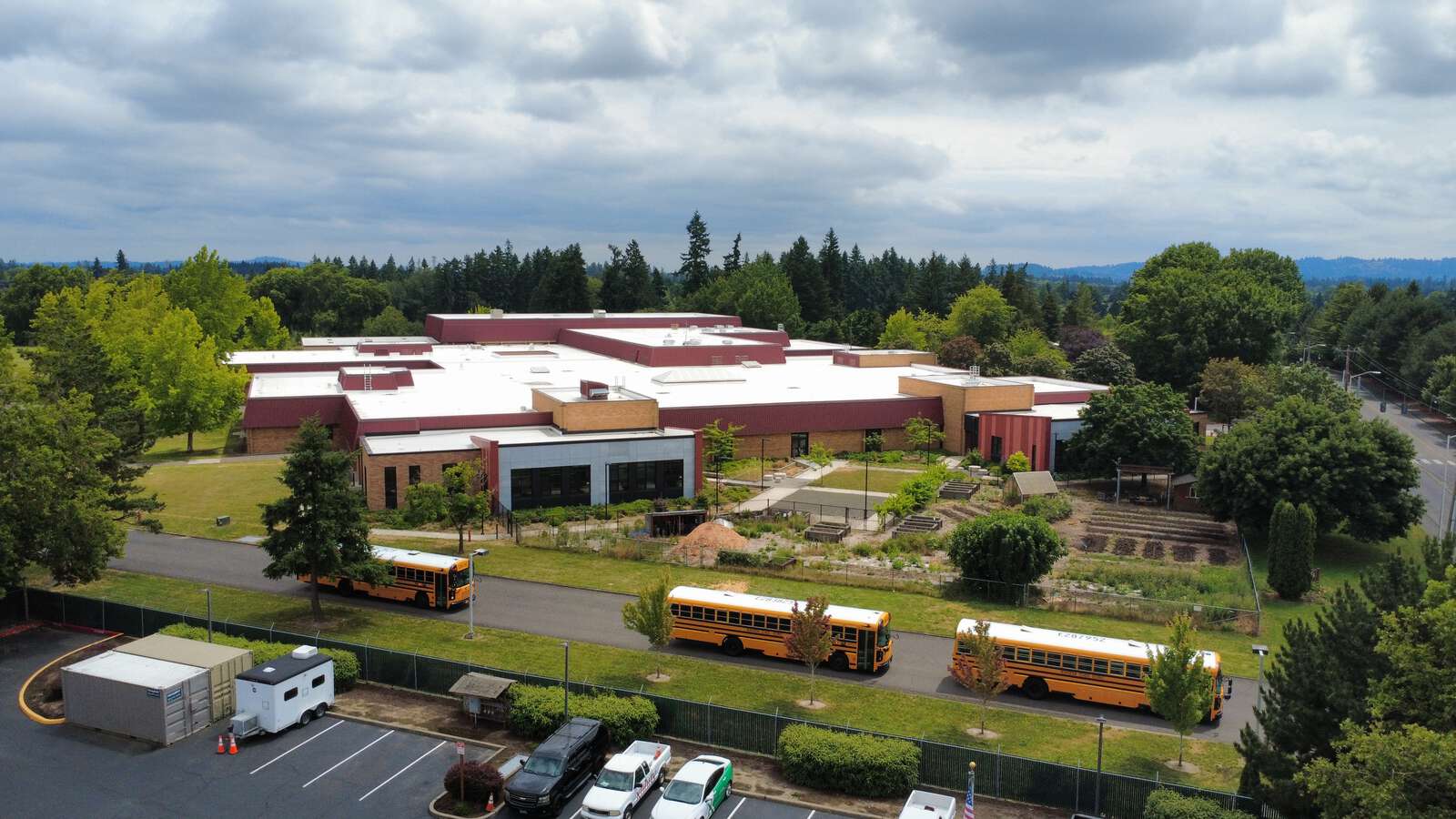 Five Oaks Middle School in Beaverton Oregon Hero Image