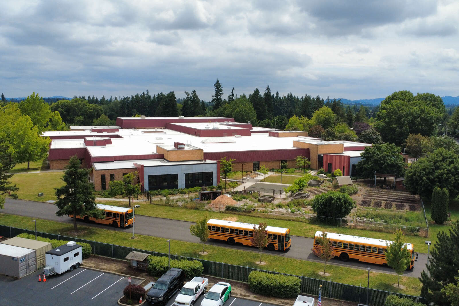 Five Oaks Middle School in Beaverton Oregon Hero Image