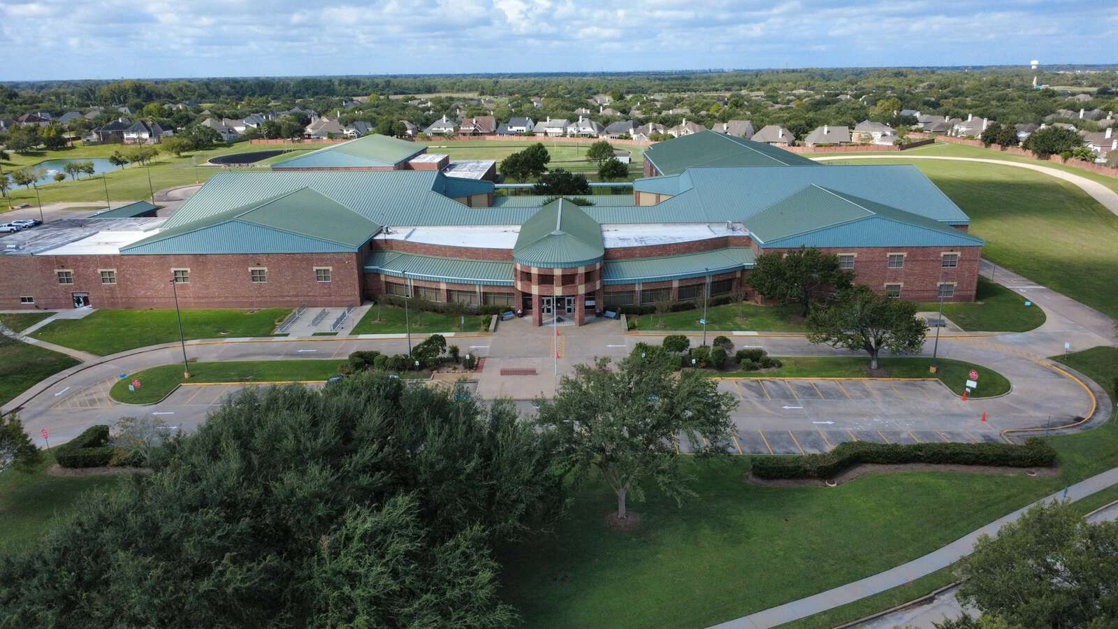 Fort Settlement Middle School in Sugar Land Texas Hero Image