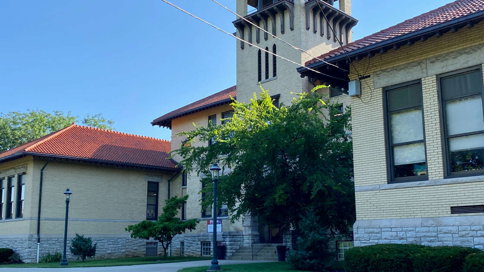 Glendale Elementary School in Glendale Ohio Hero Image