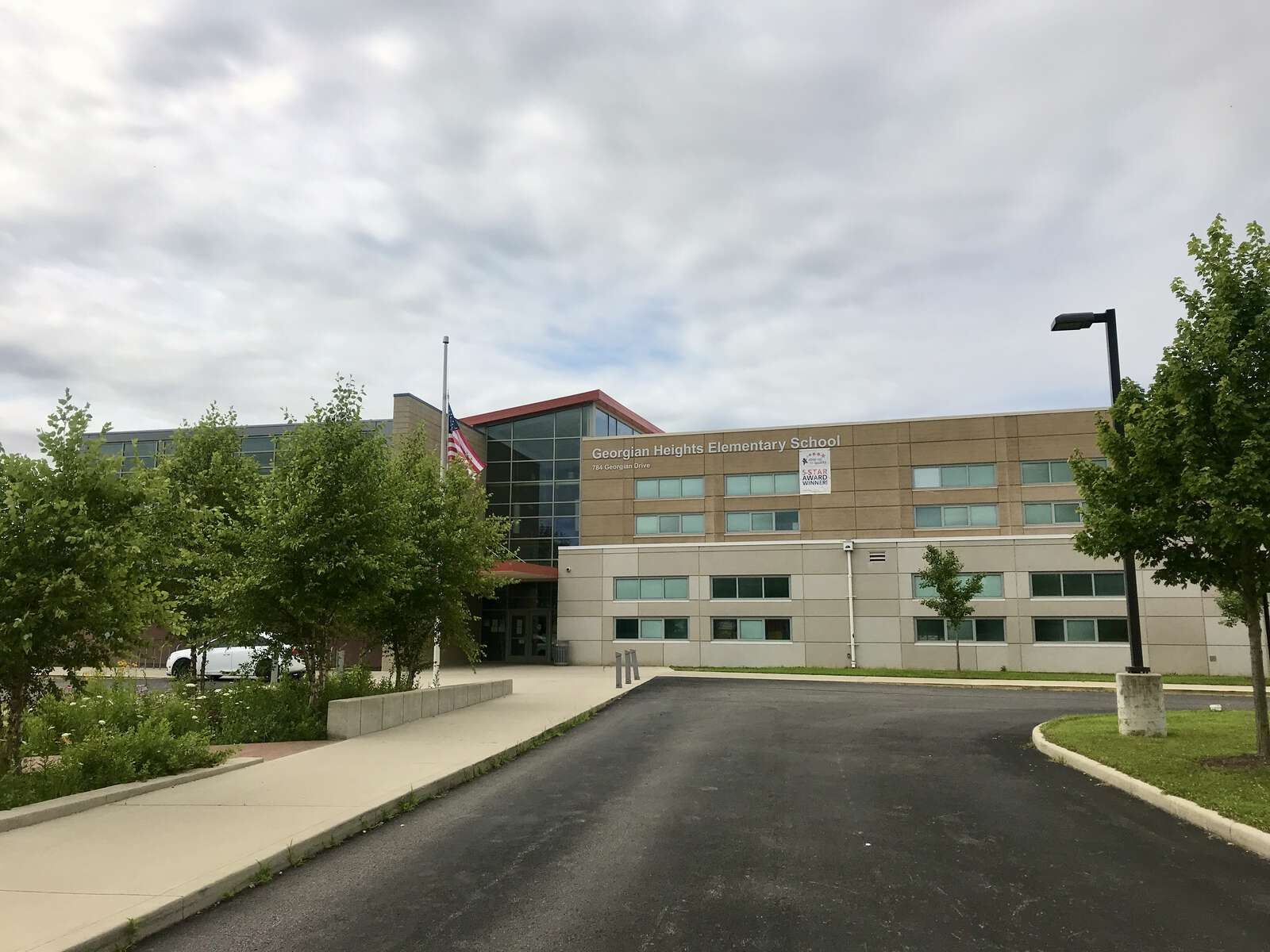 Georgian Heights Elementary School in Columbus Ohio Hero Image