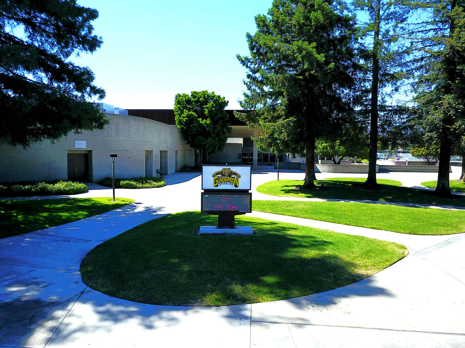 Gunderson High in San Jose California Hero Image