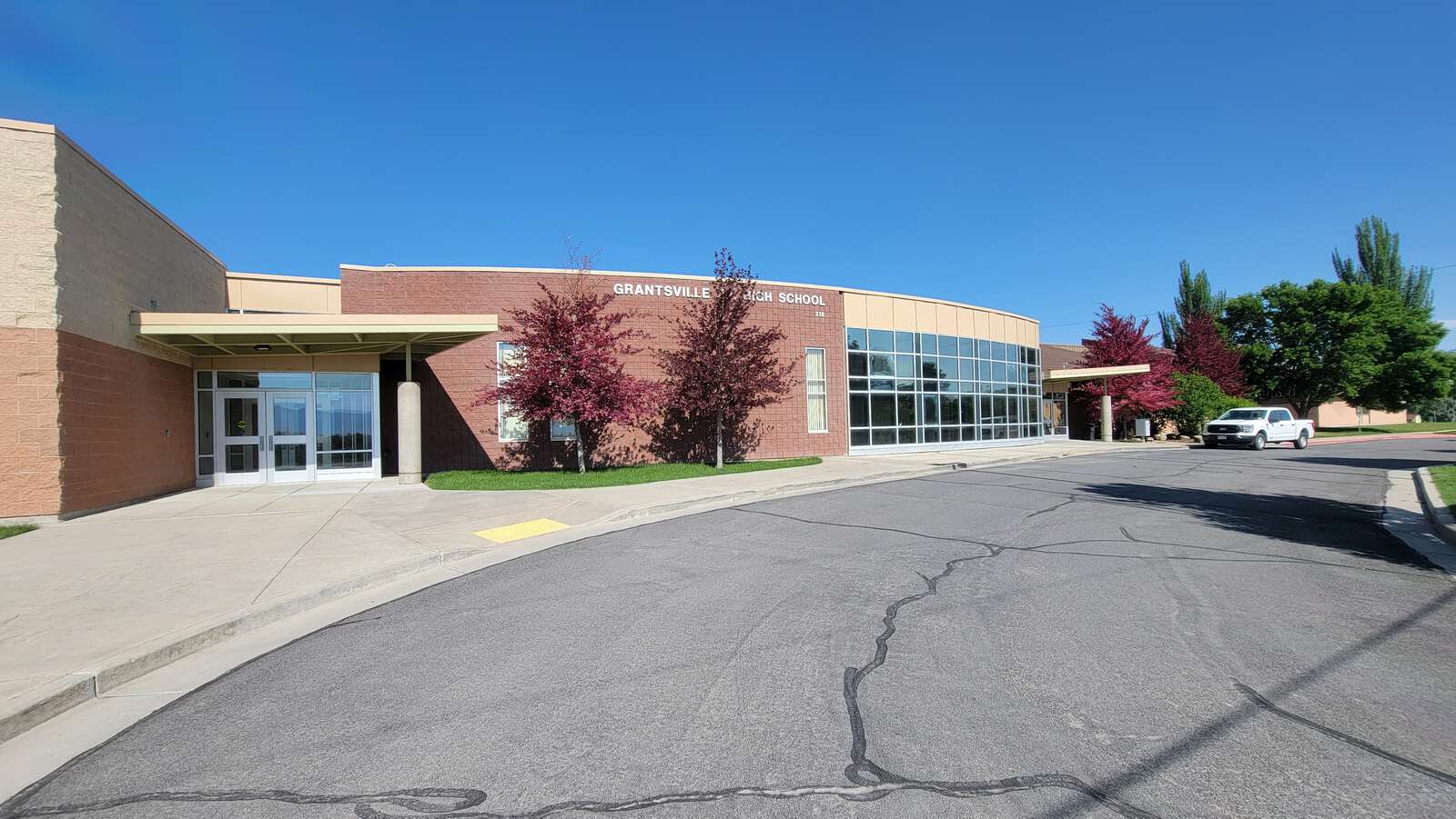 Grantsville Junior High School in Grantsville Utah Hero Image