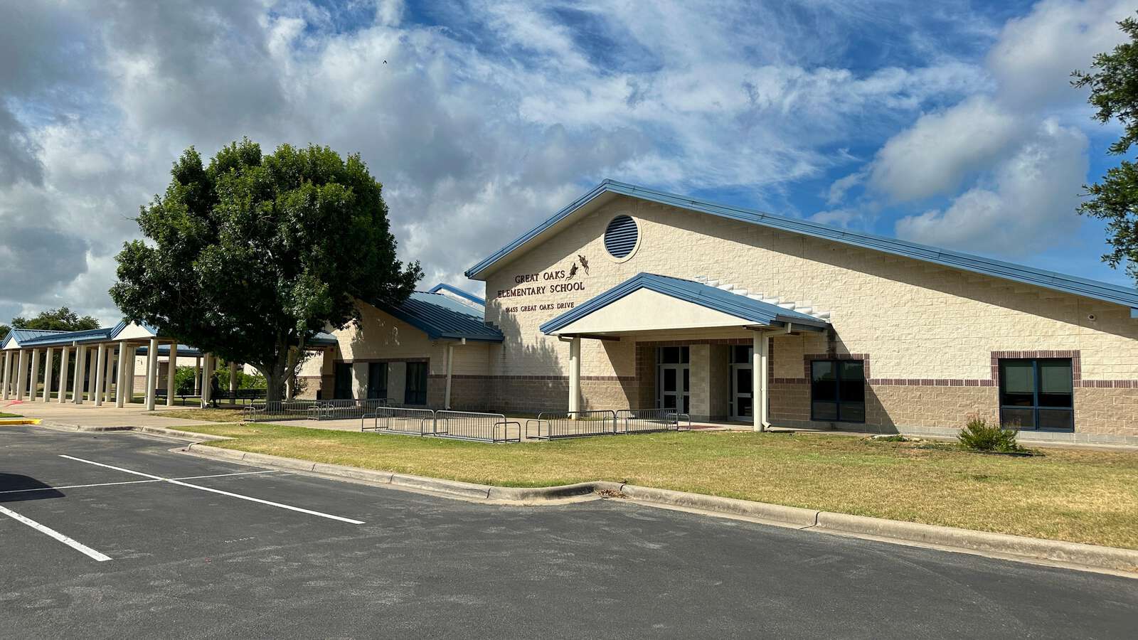 Great Oaks Elementary School in Round Rock Texas Hero Image