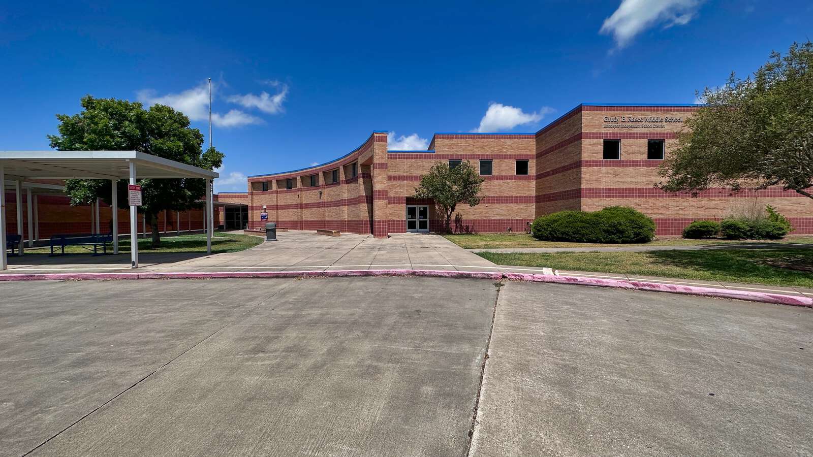 Grady Rasco Middle School in Lake Jackson Texas Hero Image