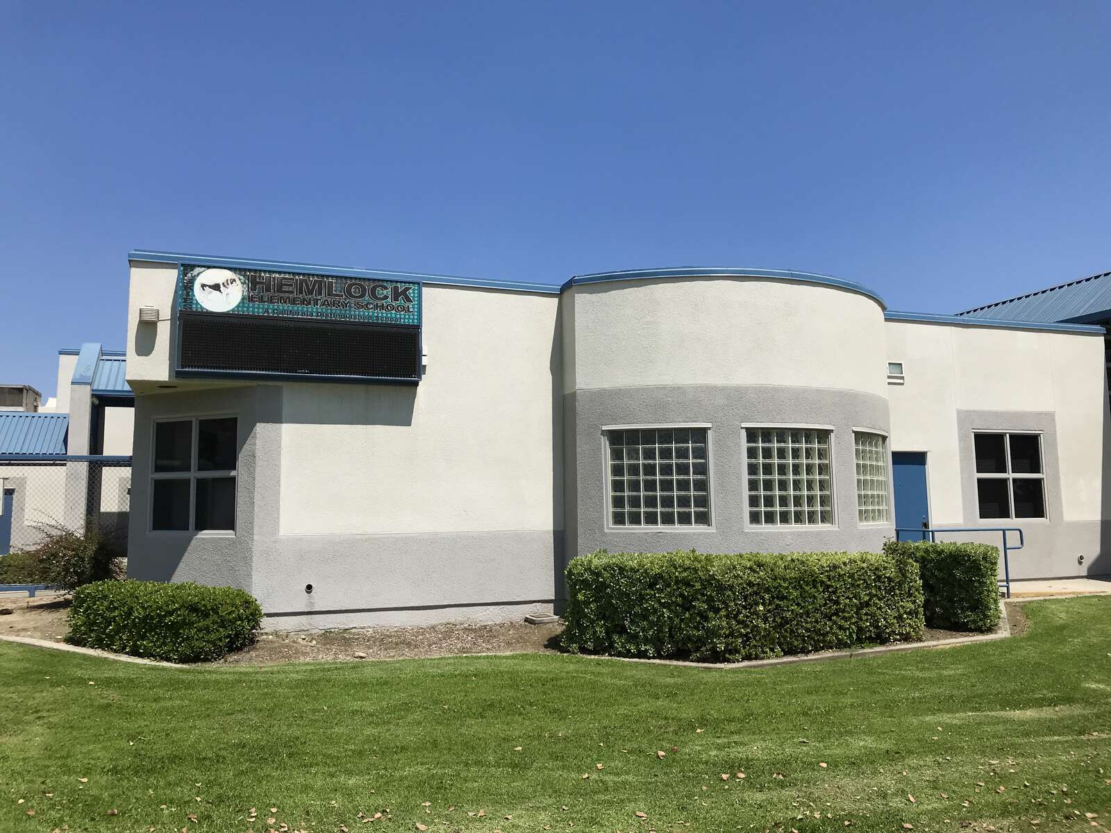 Hemlock Elementary School in Fontana California Hero Image