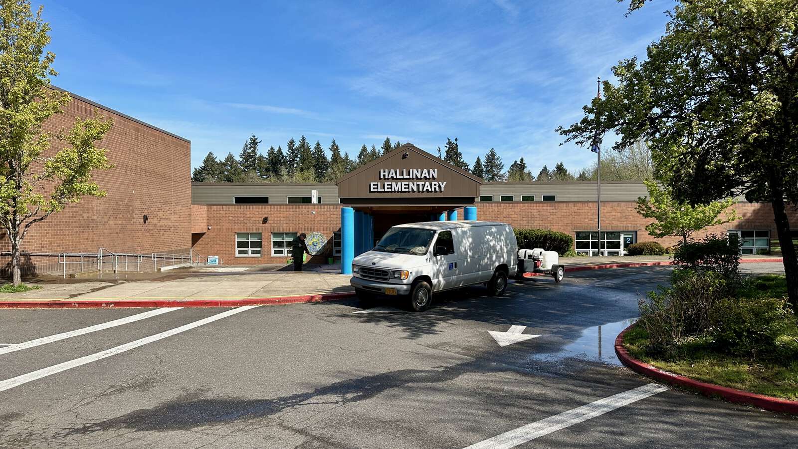 Hallinan Elementary School in Lake Oswego Oregon Hero Image