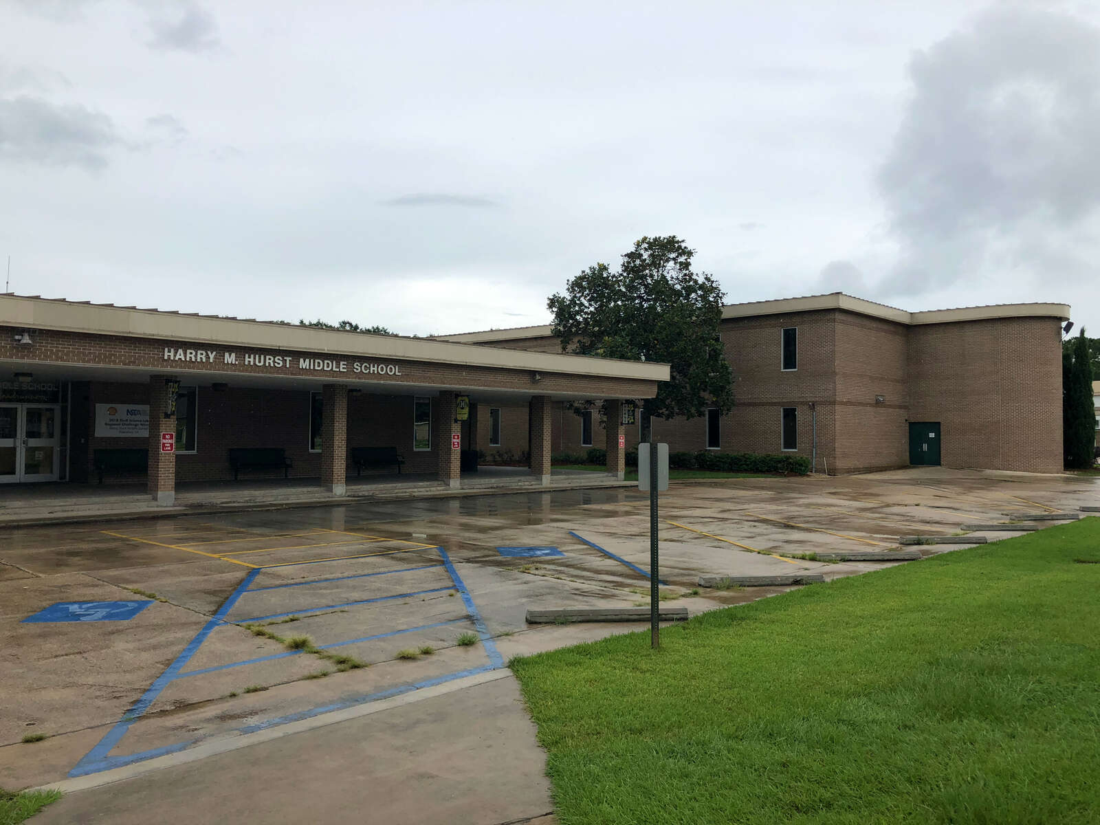 Harry Hurst Middle School in Destrehan Louisiana Hero Image