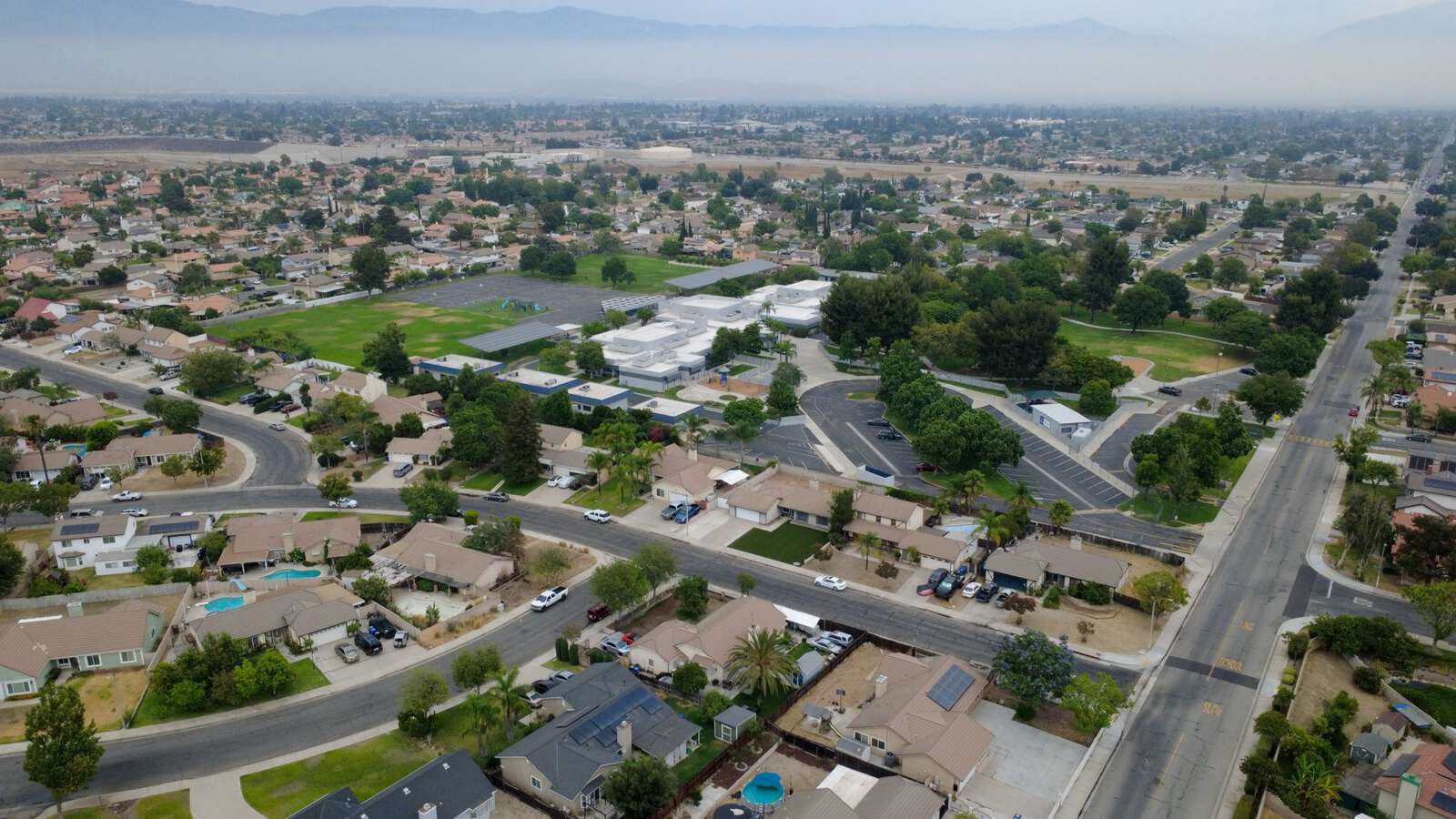 Helen L. Dollahan Elementary School in Rialto California Hero Image