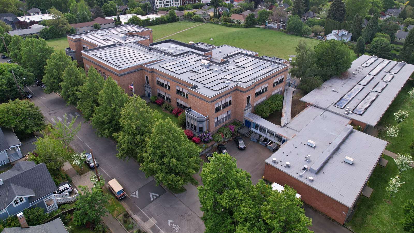 Hosford Middle School in Portland Oregon Hero Image