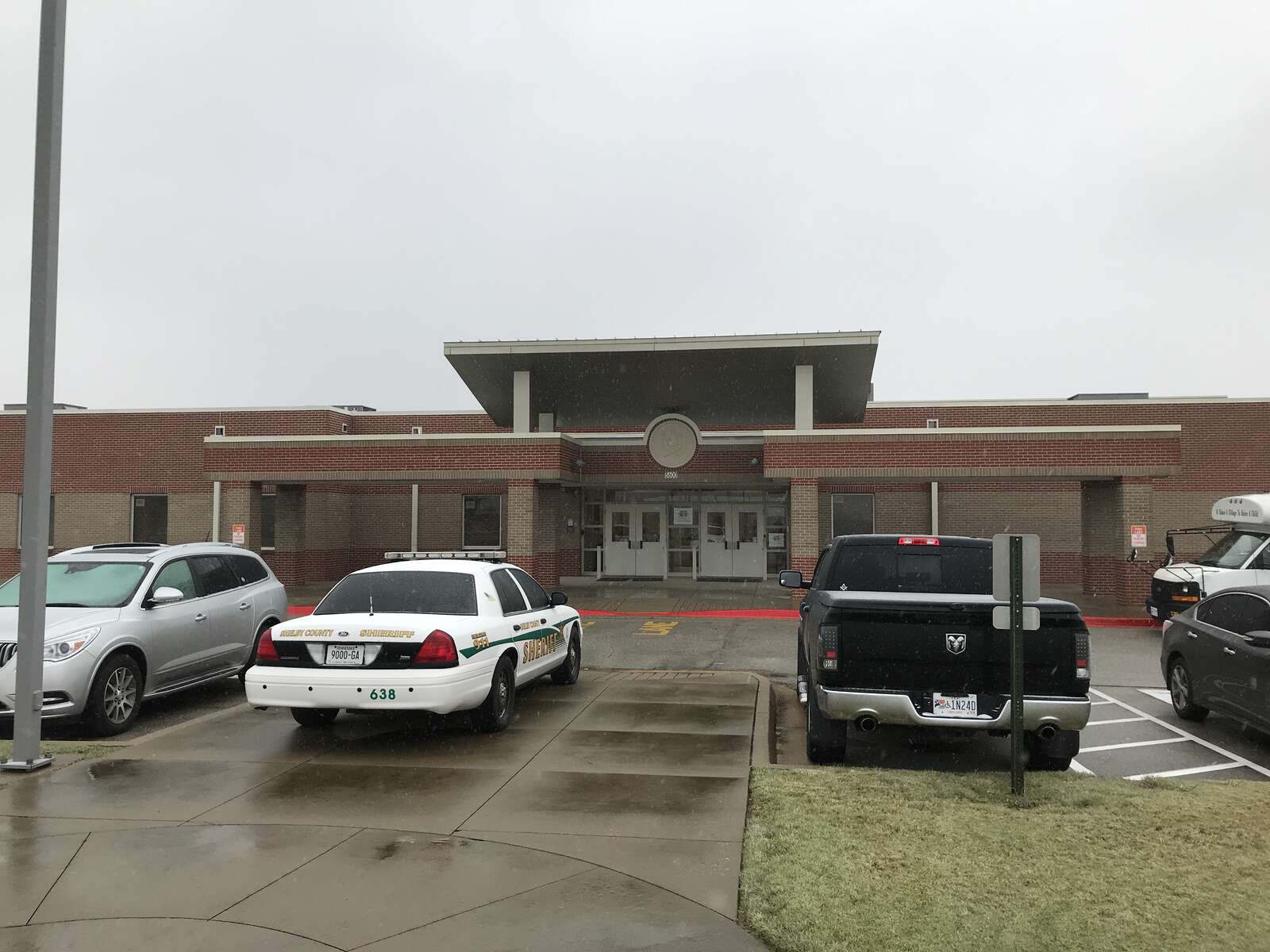 Highland Oaks Middle School in Memphis Tennessee Hero Image