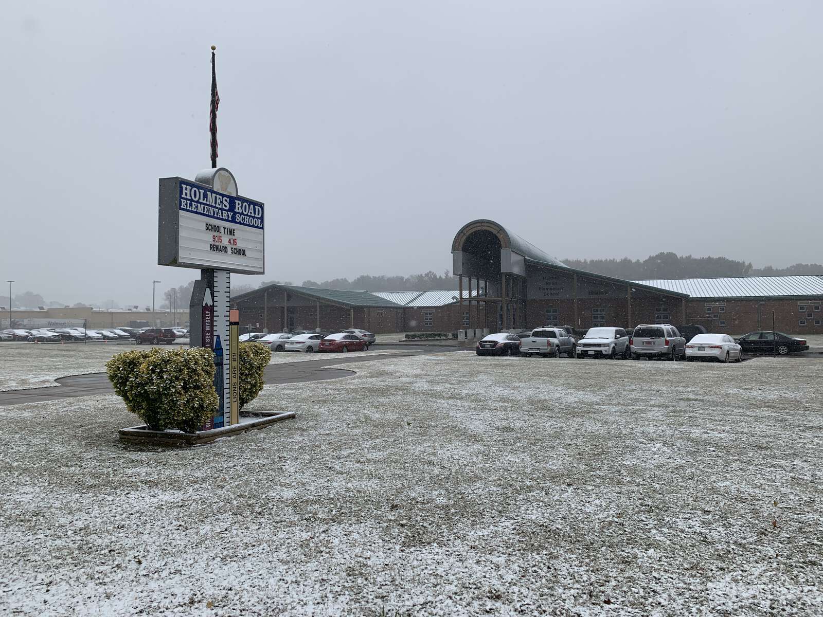 Holmes Road Elementary in Memphis Tennessee Hero Image