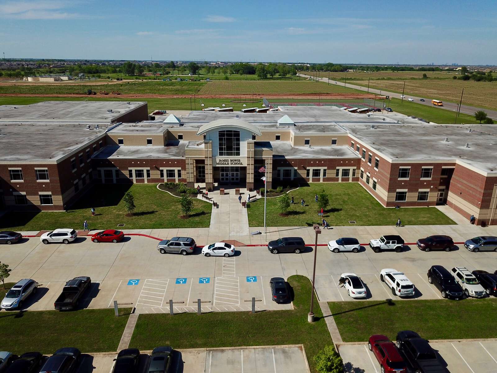 Bowie Middle School in Richmond Texas Hero Image
