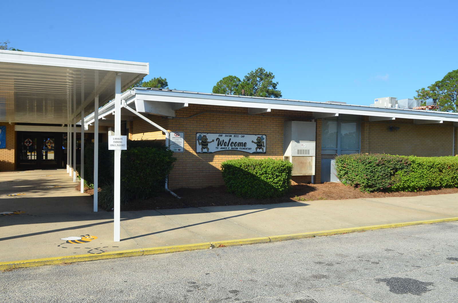 James E Bacon Elementary in Jesup California Hero Image