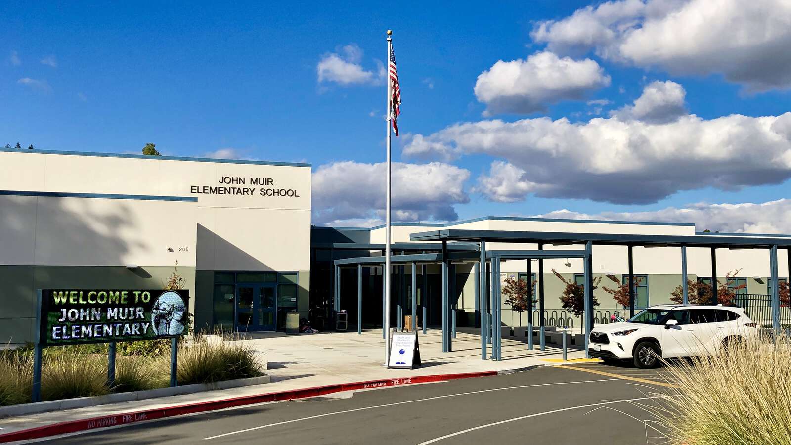 John Muir Elementary in Martinez California Hero Image