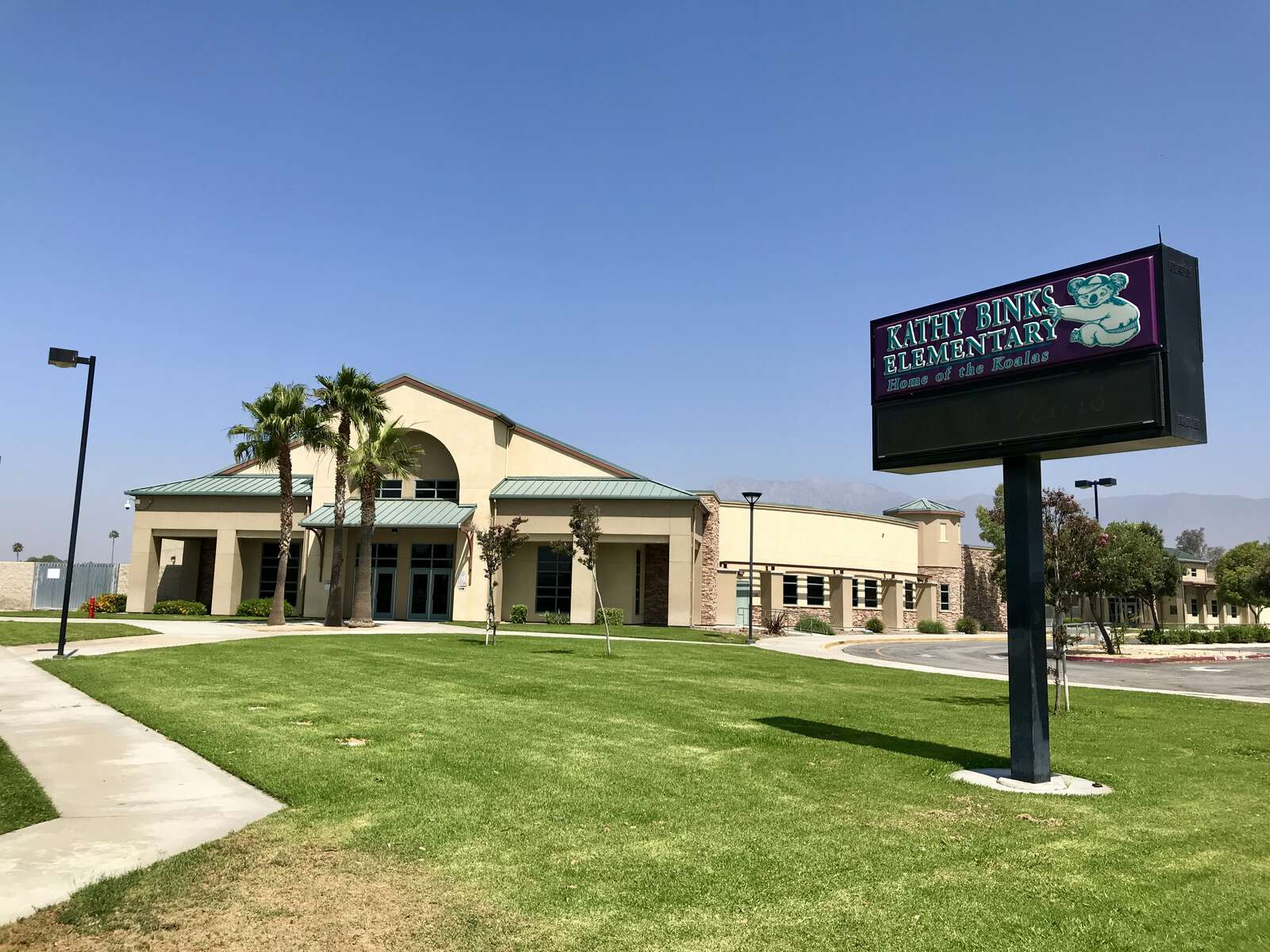 Kathy Binks Elementary School in Fontana California Hero Image