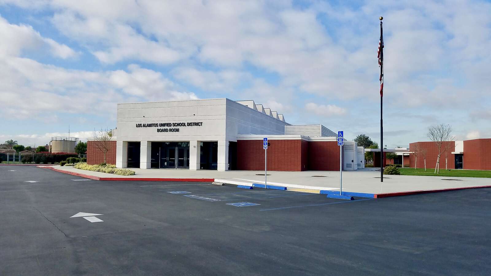 Los Alamitos Unified School District in Los Alamitos California Hero Image