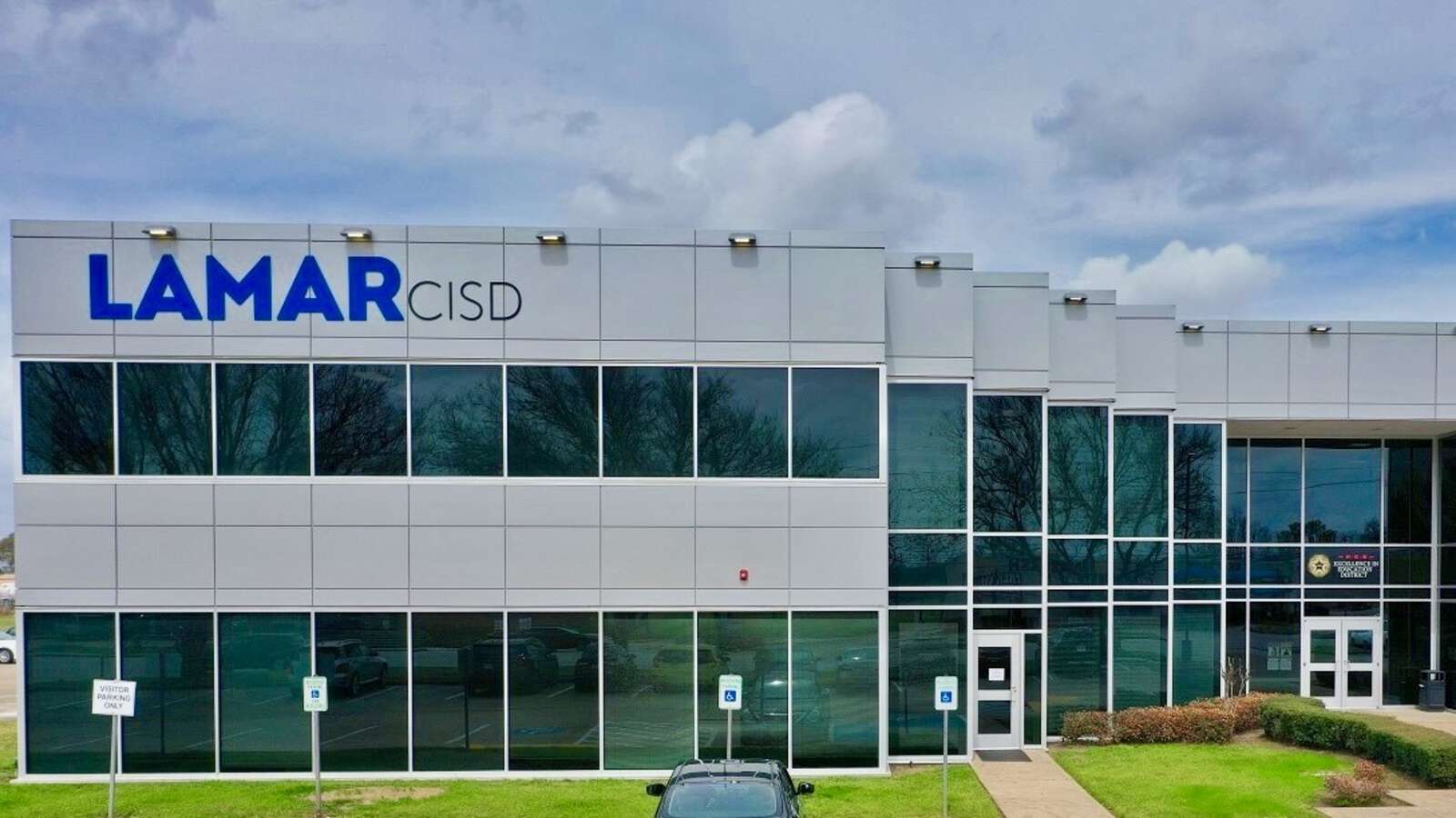 Lamar Consolidated Independent School District in Rosenberg Texas Hero Image
