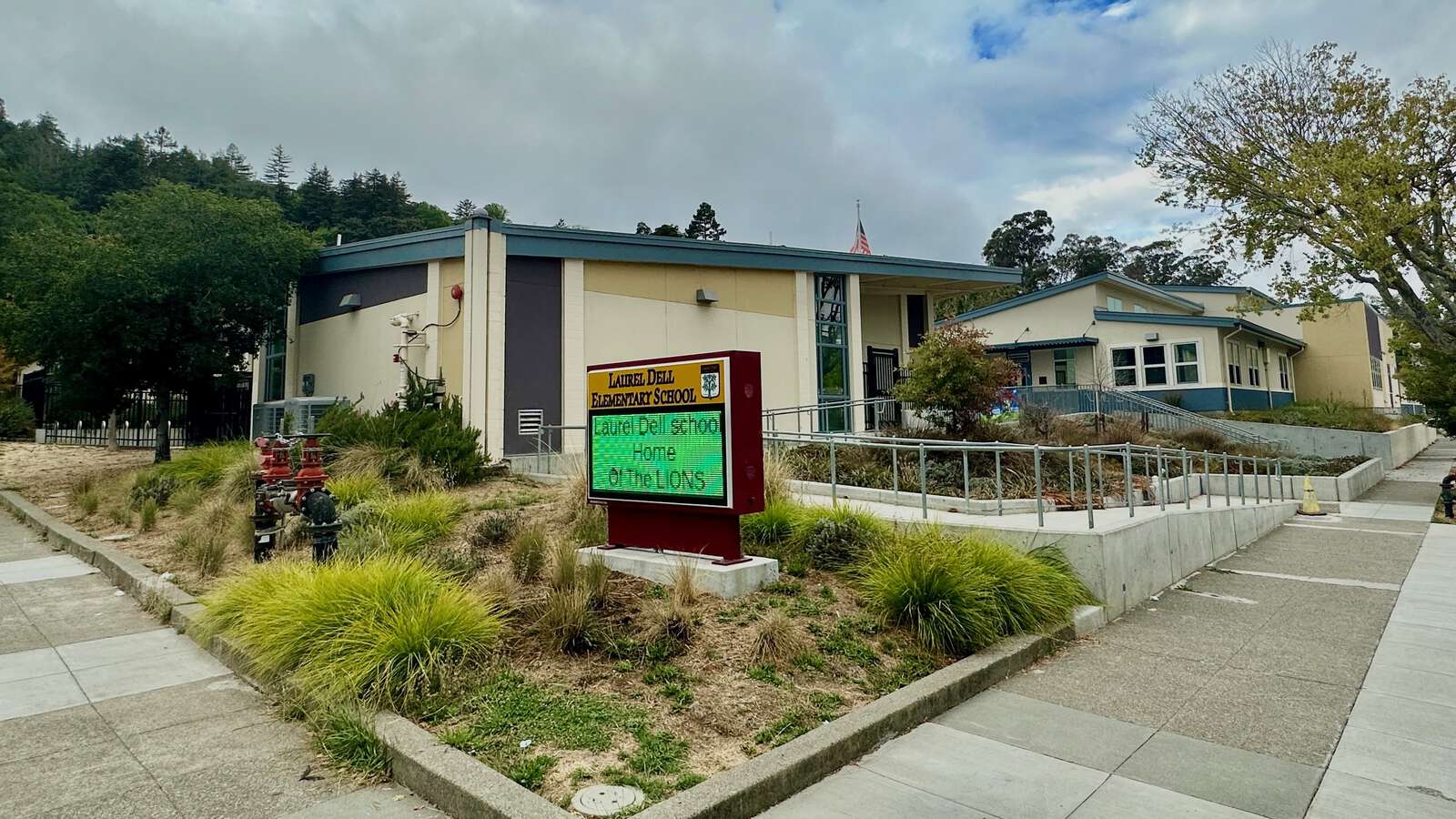 Laurel Dell Elementary School in San Rafael California Hero Image