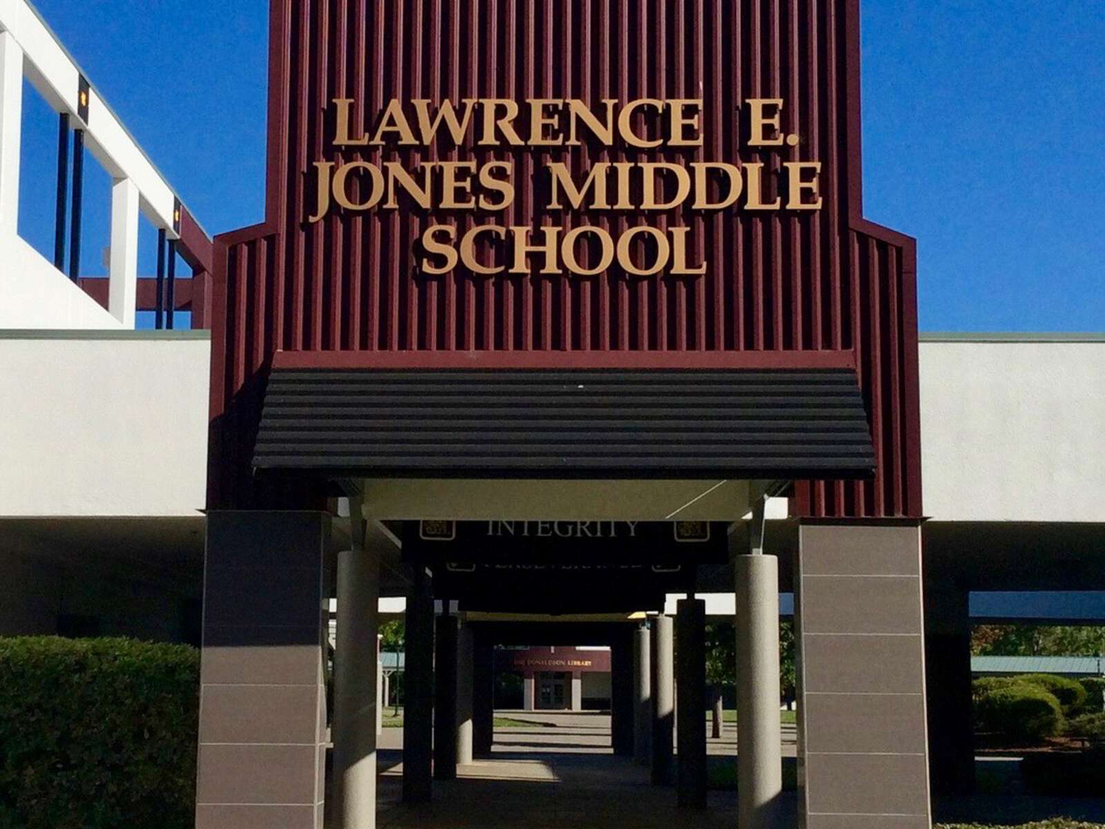 Lawrence E. Jones Middle School in Rohnert Park California Hero Image