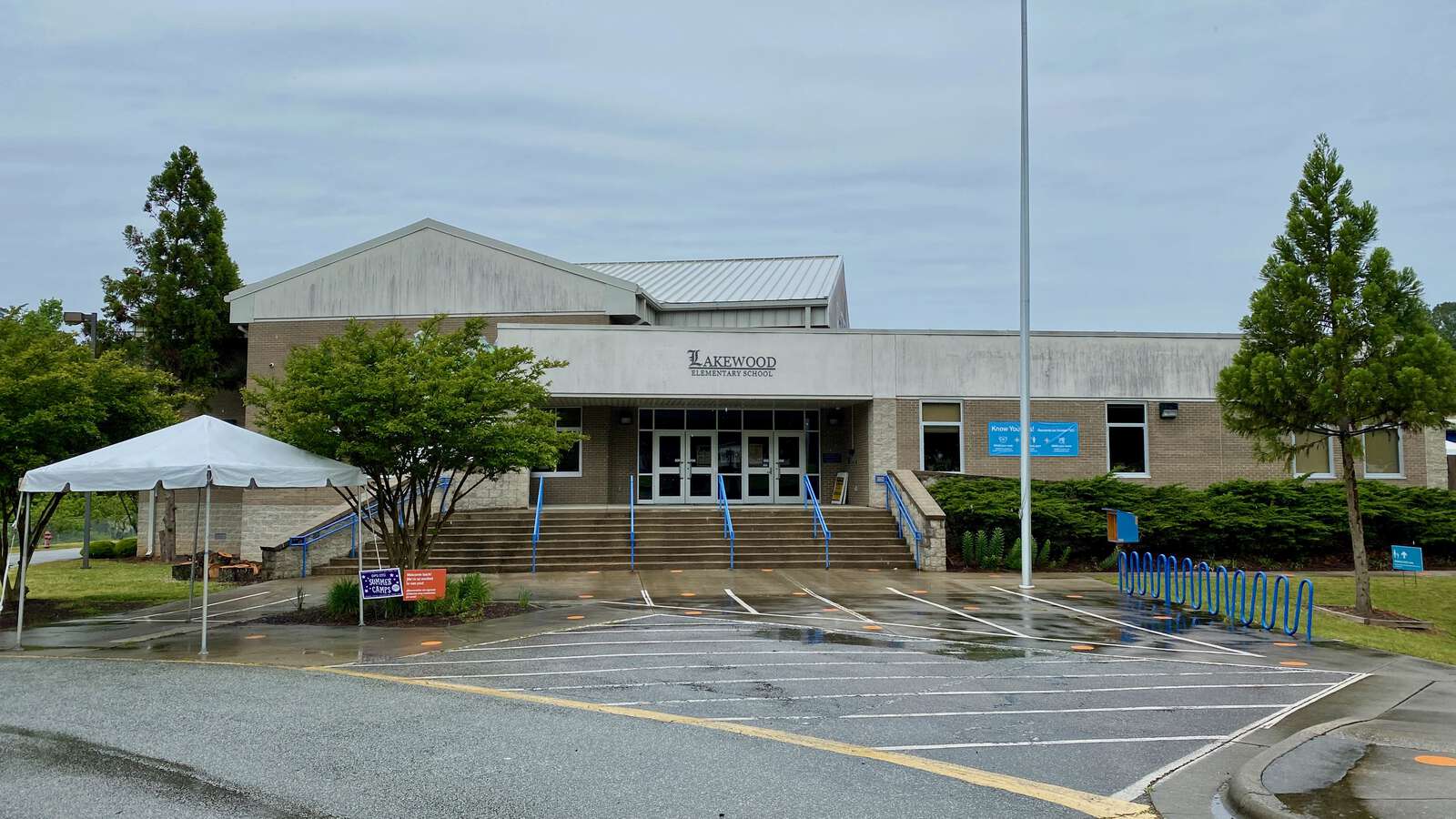 Lakewood Elementary School in Durham North Carolina Hero Image