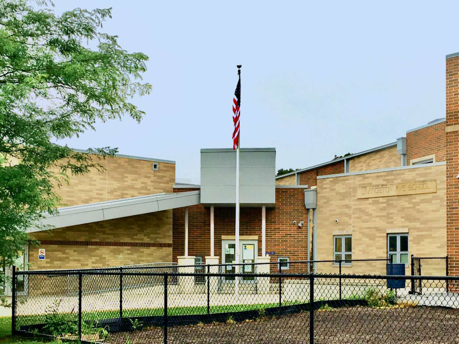 Livingston Elementary School in Columbus Ohio Hero Image
