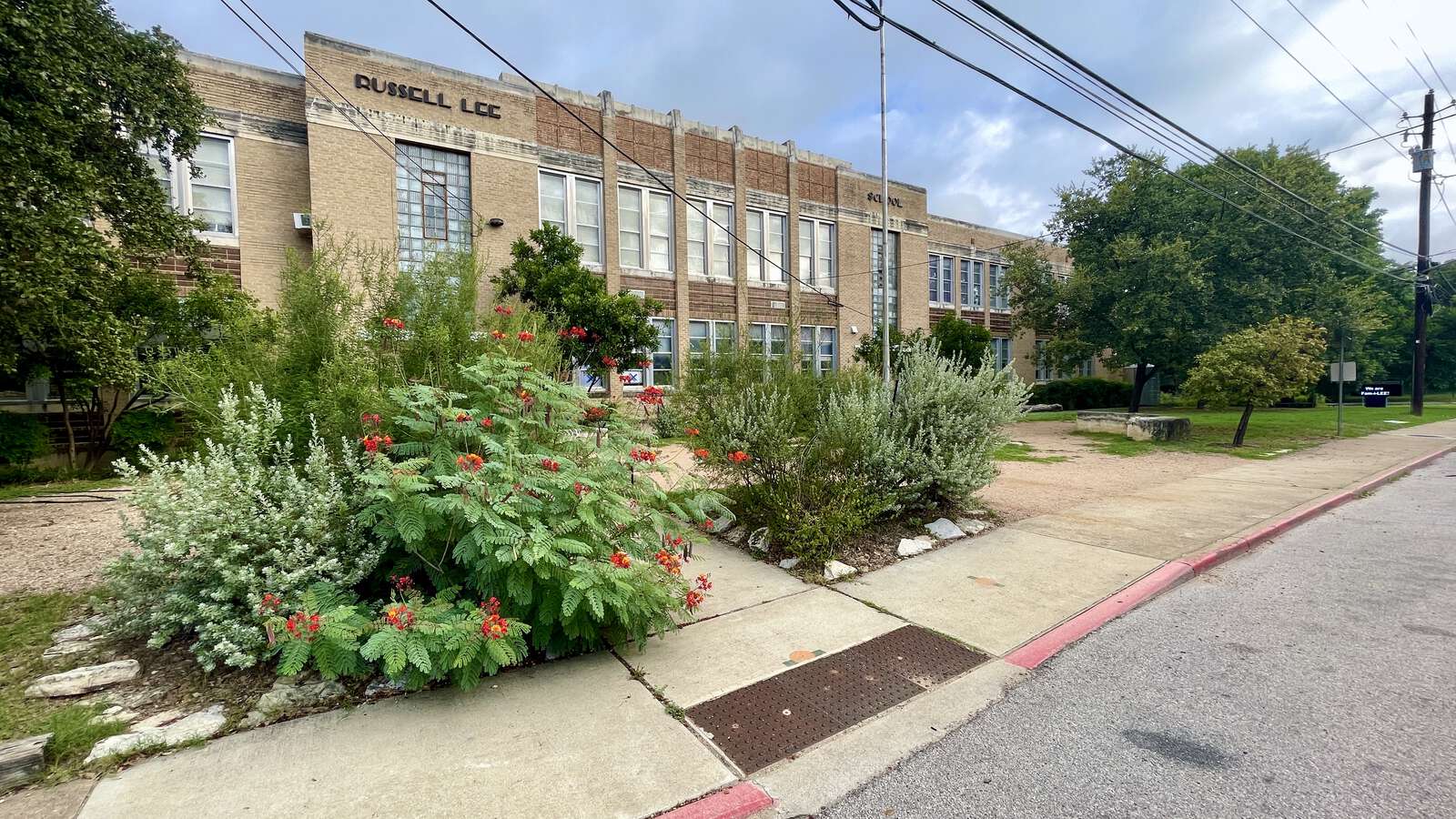 Lee Elementary School in Austin Texas Hero Image