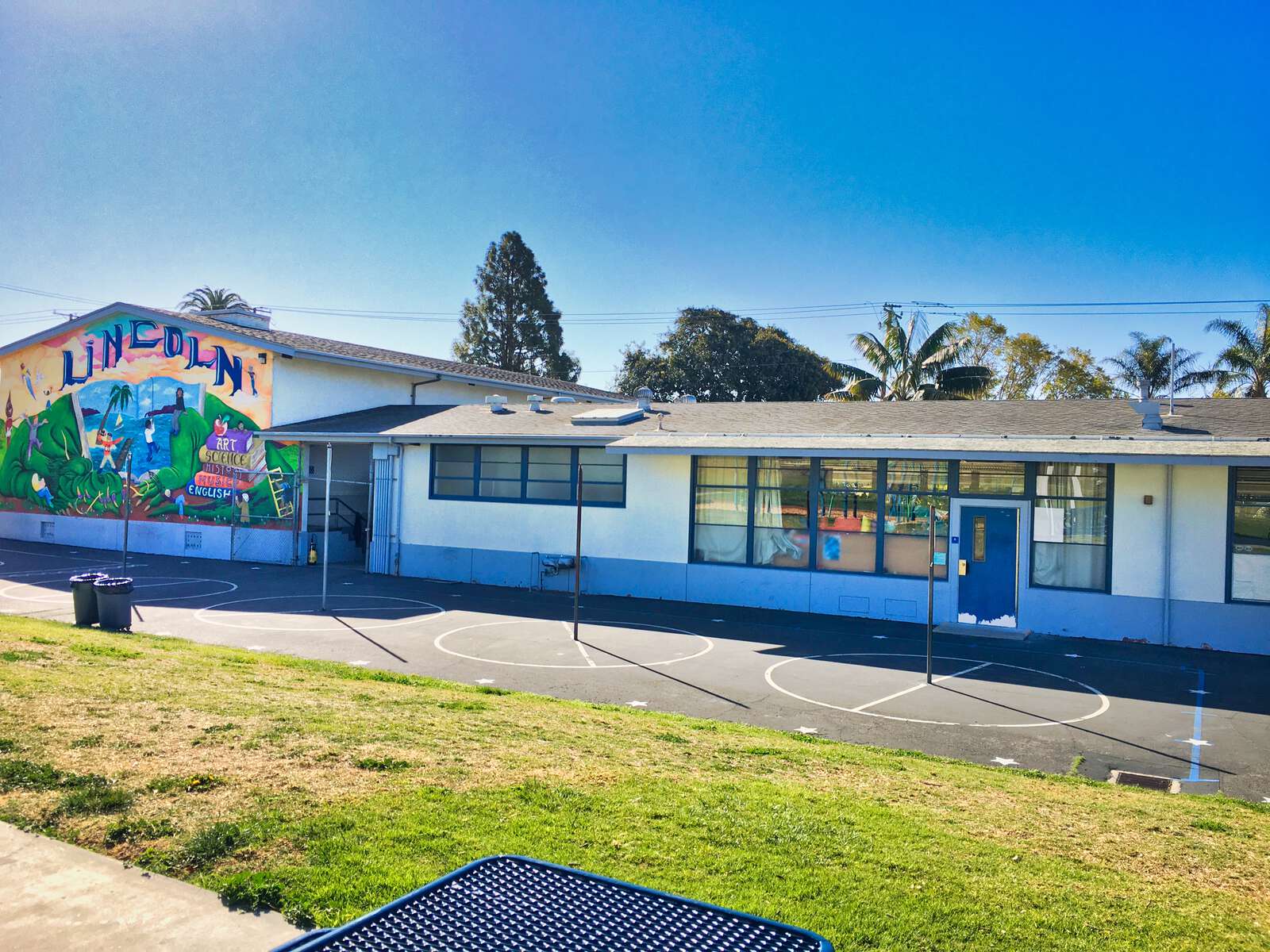 Lincoln Elementary School in Ventura California Hero Image