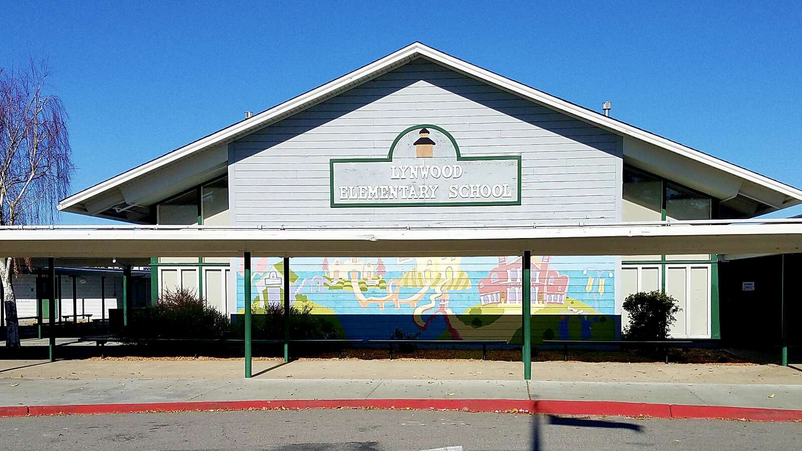 Lynwood Elementary School in Novato California Hero Image