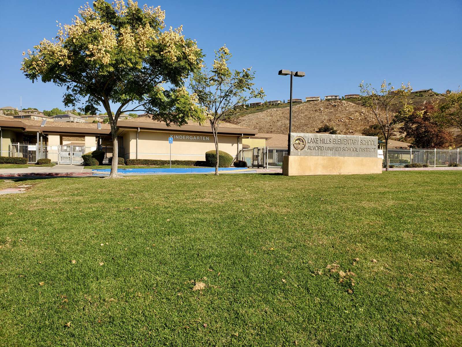 Lake Hills Elementary School in Riverside California Hero Image