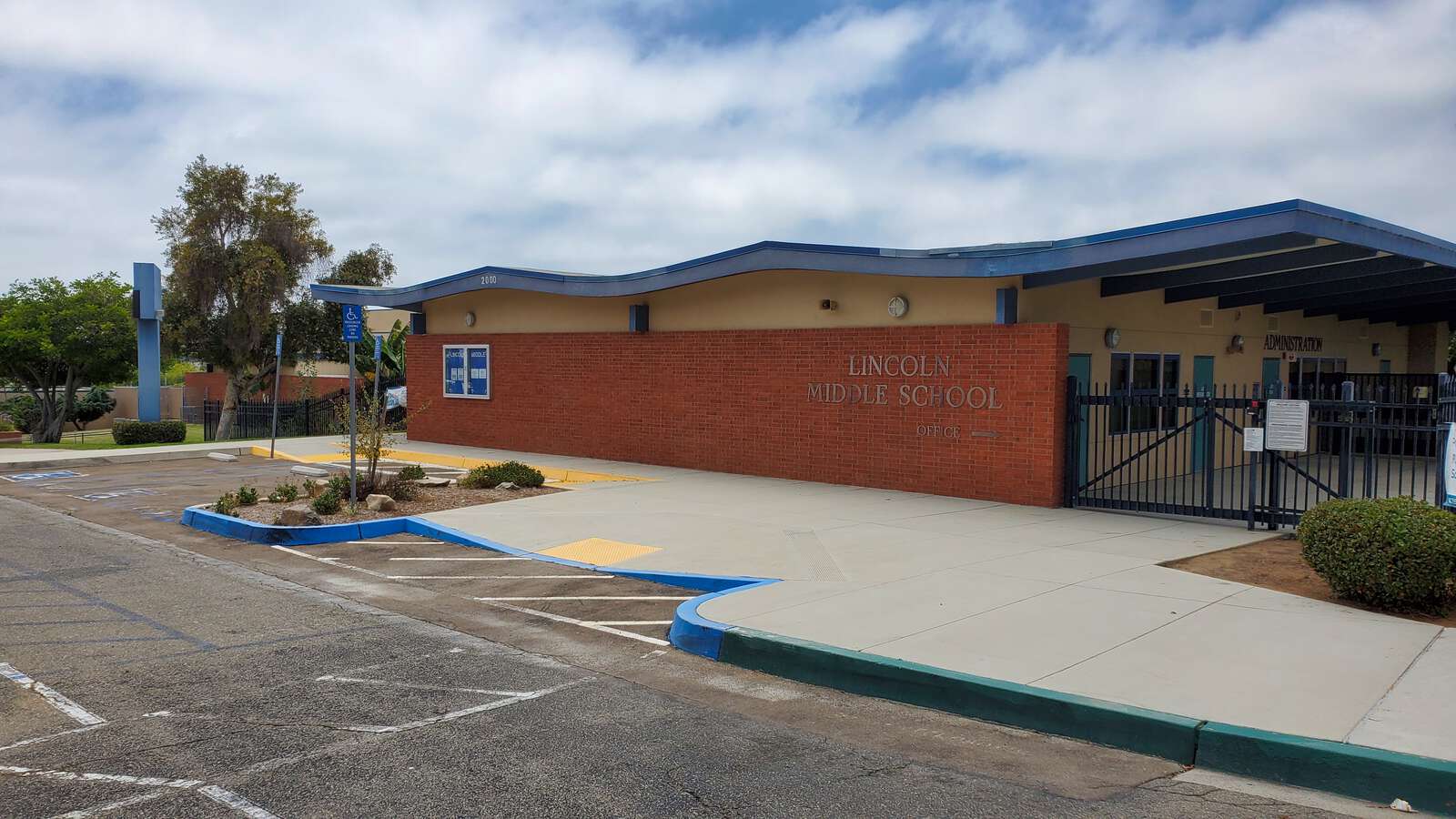 Lincoln Middle School in Oceanside California Hero Image