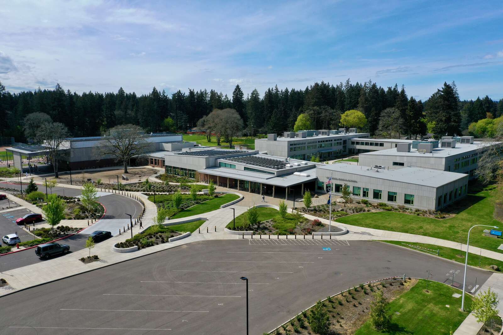 Lakeridge Middle School in Lake Oswego Oregon Hero Image